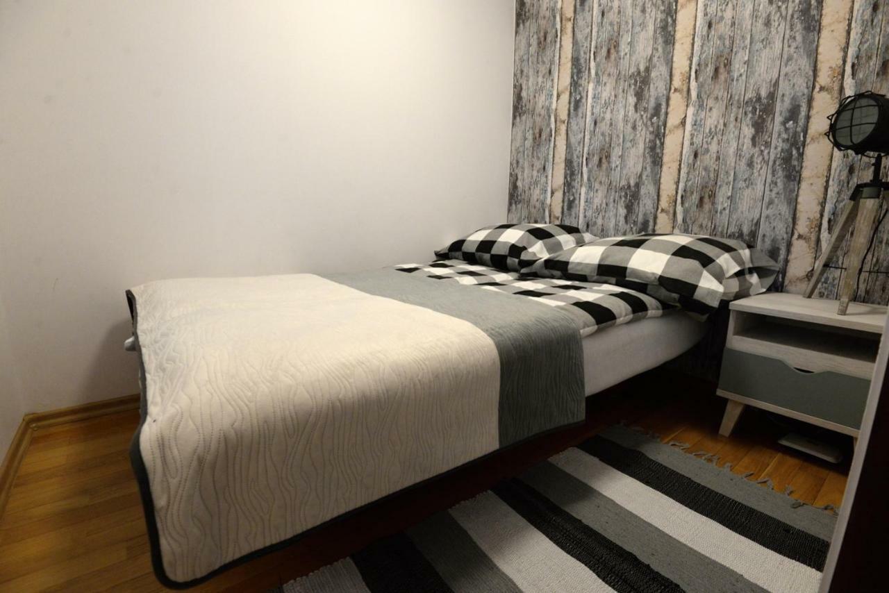 Apartament Columbus Apartment Ustrzyki Dolne Bagian luar foto